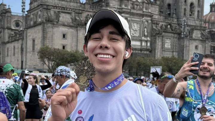 ‘Yo corrí cada kilómetro’; Sonrixs aclara que usó Metro después de completar Maratón de la CDMX