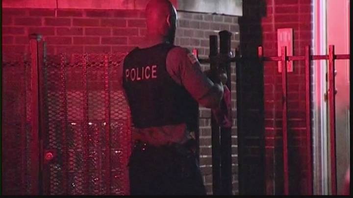 1 hospitalized, 2 in custody after Chicago domestic dispute escalates into gunfire