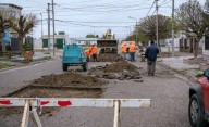 Obras Públicas Municipal realiza trabajos de pavimentación en Rawson
