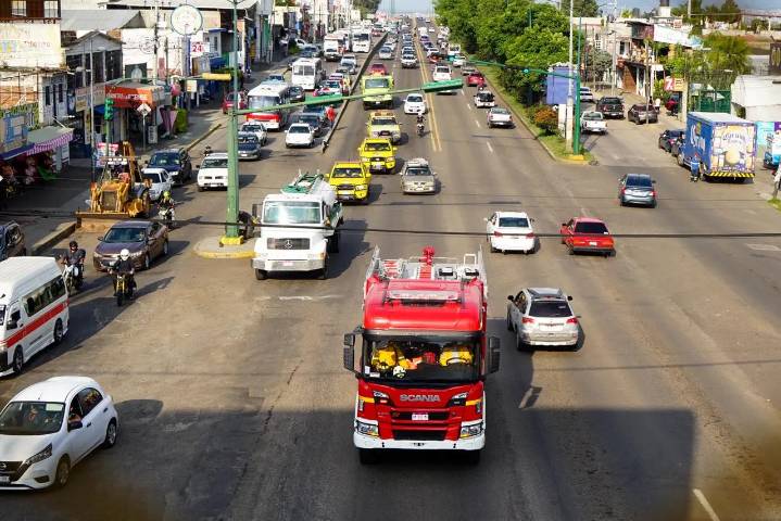 Cortejo por un bombero caído en incendio en Montana