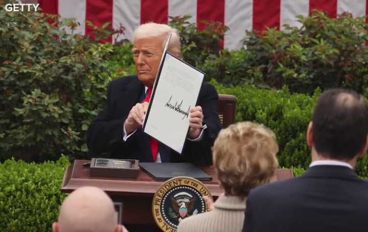 Donald Trump defiende a los estudiantes chinos en Estados Unidos.: “China nos está pagando mucho dinero ahora mismo”