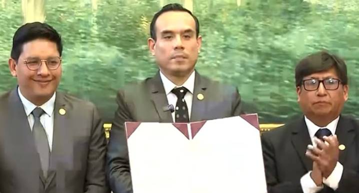 Congreso firmó autógrafa para octavo retiro de AFP y la envió al Ejecutivo
