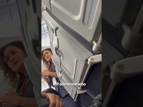 Passenger Kicked Off American Airlines Flight After Telling Attendant to ‘Shut Up’ #shorts