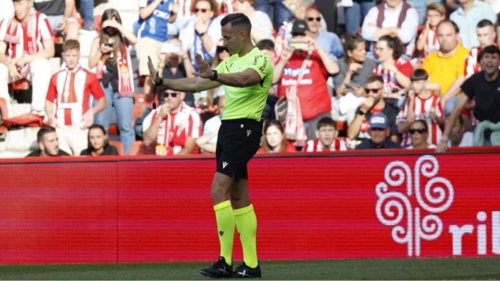 Derrota sportinguista con polémica arbitral