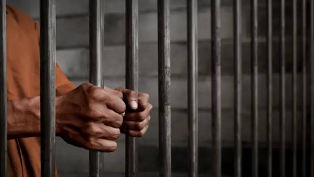 Hijo en la mira: imputado por intentar asesinar a su propio padre.