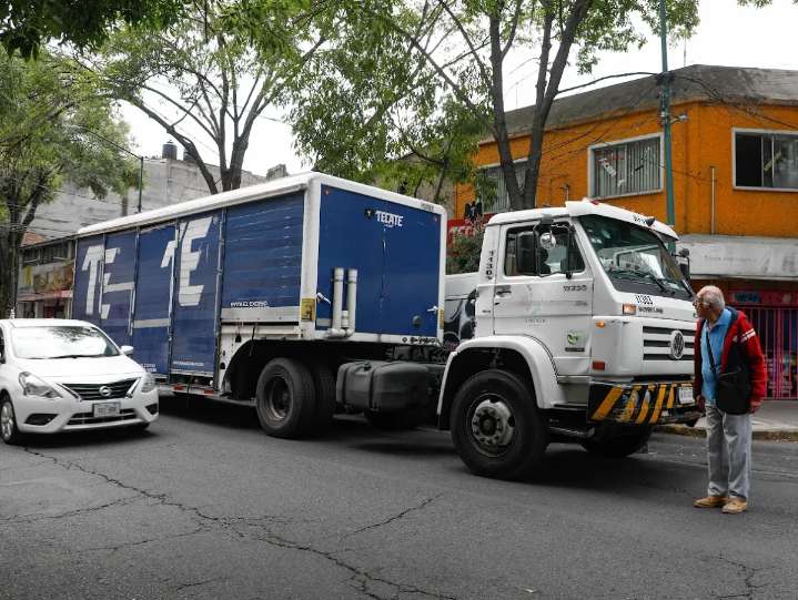 Camiones de carga, con 'licencia' para estorbar