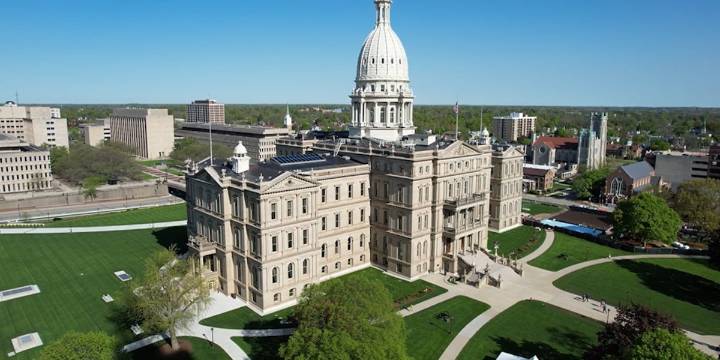 Michigan’s government to stay open while lawmakers finalize state budget
