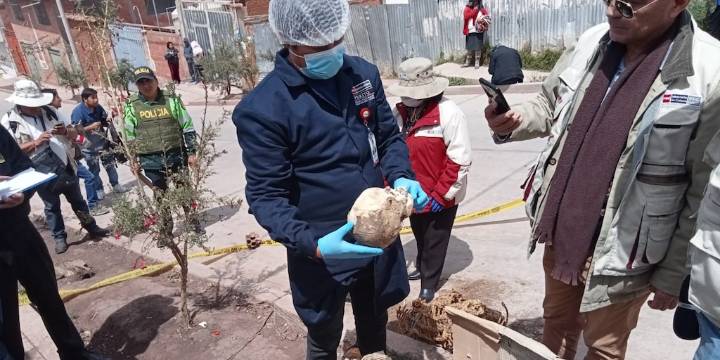 Hallan en Cusco fardo funerario prehispánico en caja de cartón abandonada entre desechos: Ministerio de Cultura alerta sobre tráfico ilícito