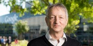 Premio Nobel y padre de la IA, Geoffrey Hinton, lanza nueva alerta: “la IA podría reemplazar a la humanidad si no se regula a tiempo”