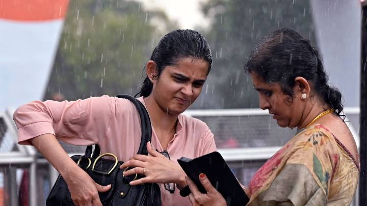 Delhi weather sees sudden turn: Rain brings temperatures down in capital