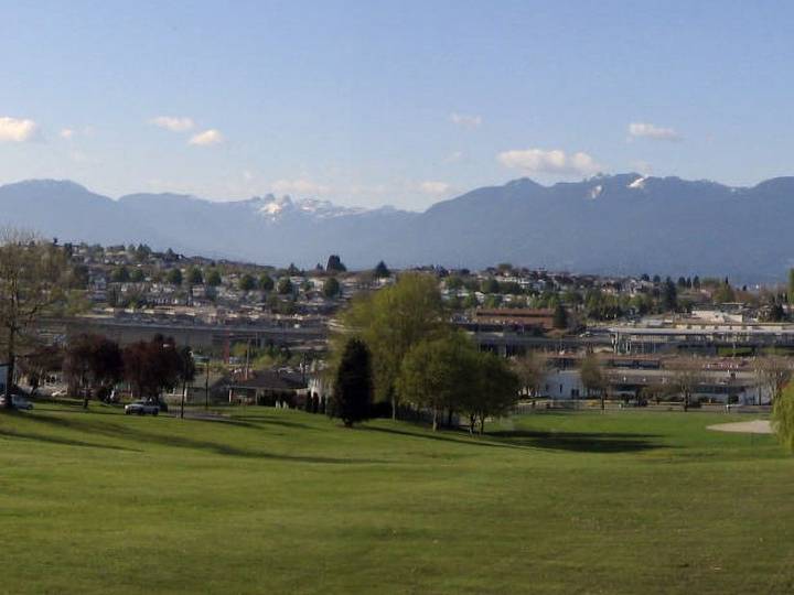B.C. wants to keep contents of mystery safe found in Vancouver park