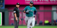 Eugenio Suárez logs four hits in Mariners' loss to Royals
