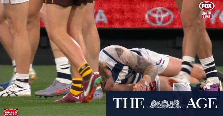 Cats star forced off early in prelim
