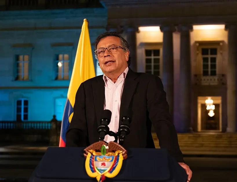 Petro condena homicidio de cantantes colombianos