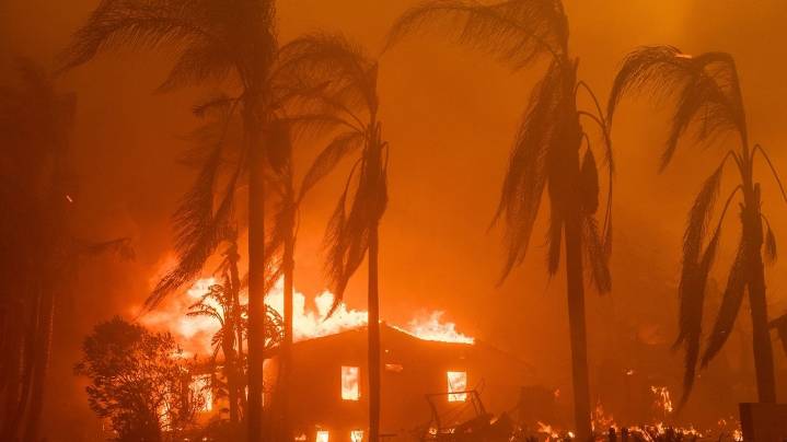 Federal government sues California utility, alleging equipment sparked deadly wildfires