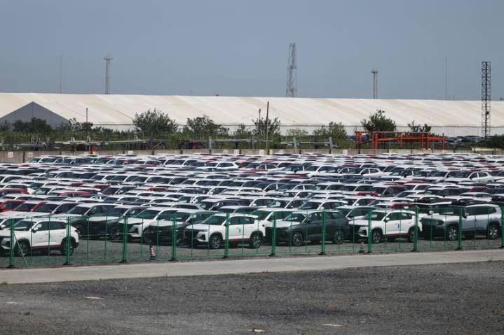 China auto industry body to launch discrimination probe into US chips