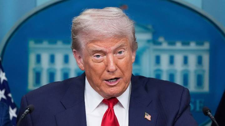 Donald Trump signs executive order allowing TikTok to continue operating in US