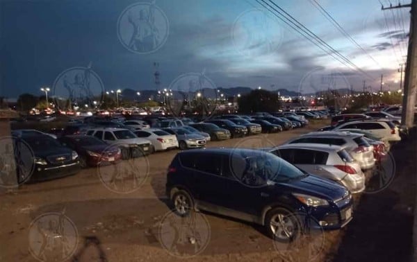Abarrotan estacionamientos habilitados para asistentes del Grito