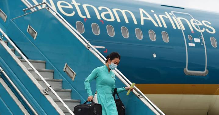 Travellers warned as airlines ban passengers from using 1 popular item onboard