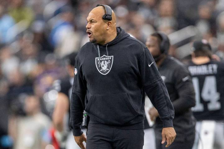 Tom Brady ‘was a great asset for us,’ ex-Raiders coach Antonio Pierce says