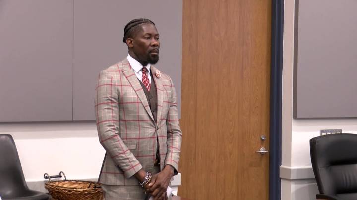 Des Moines superintendent loses education license after ICE arrest
