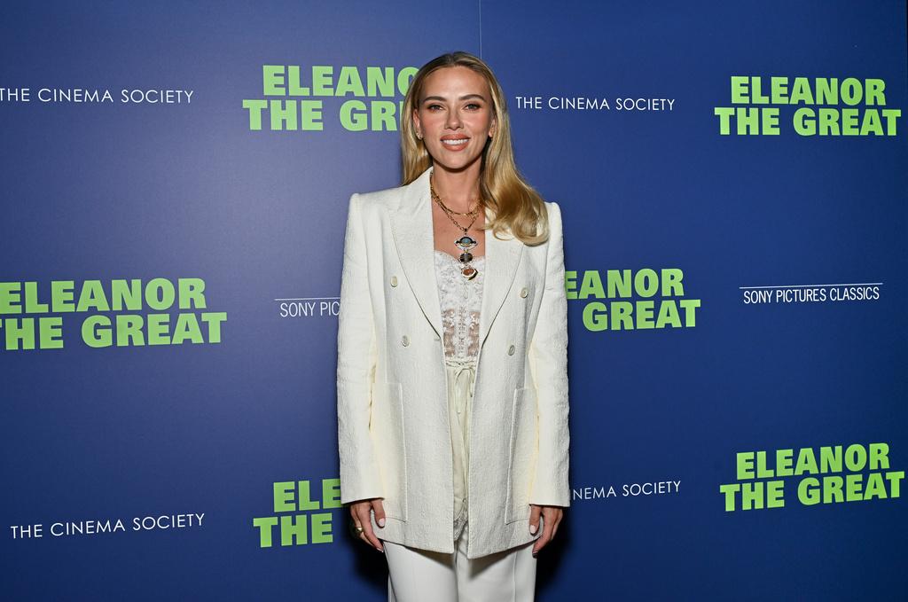 Scarlett Johansson adds director to her resume