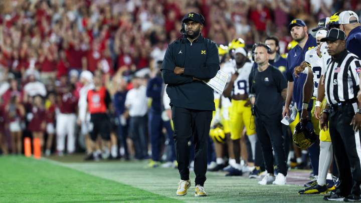 Did Michigan football drop out of AP Top 25 after ugly Oklahoma loss?