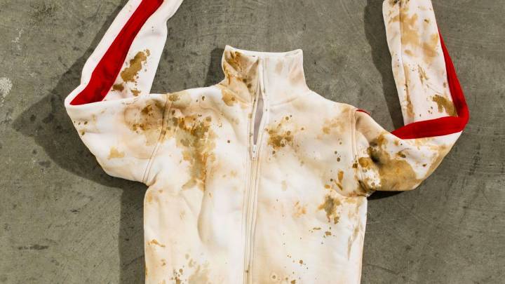 Con un chorrito de vinagre: como limpiar la ropa deportiva llena de olor y tierra