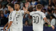 El Real Madrid golea al Levante y va lanzado al derbi (1