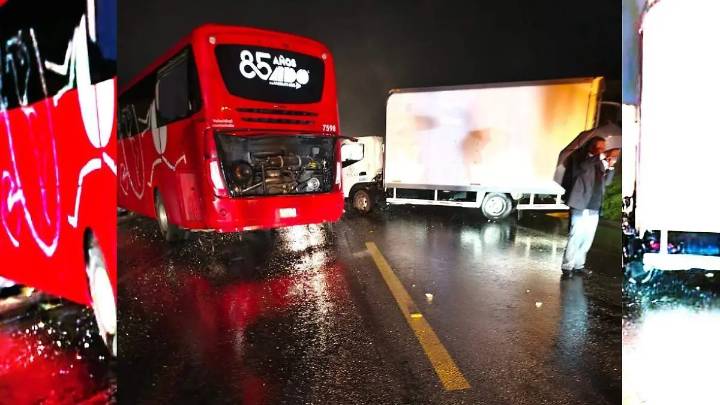 Choca ADO en la Amozoc-Perote; transportaba a trabajadores de Audi México
