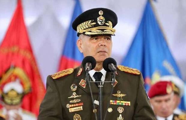 Padrino López rechazó burla hacia la mujer venezolana por publicación de Donald Trump