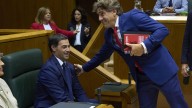 El lehendakari urge a pactar un nuevo estatuto ante la posible llegada de “tiempos oscuros”