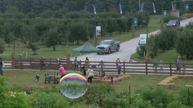 Nebraskans kick off fall with Applejack Festival