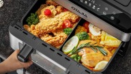 Esta freidora doble de aire de 10 litros es lo que tu cocina necesita y está rebajada a 76 € (antes 244 €)