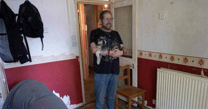 'My South London flat still smells of poo 6 months on from sewage leak