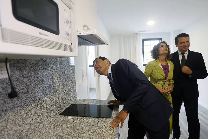 Moreno segmenta el nuevo paquete de rebajas fiscales para fidelizar el voto uno a uno