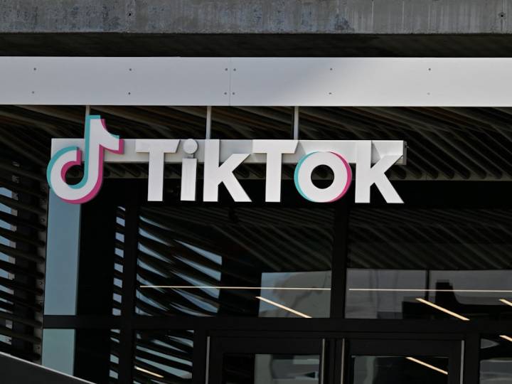 Deal for TikTok creates U.S. joint venture, and government won't have a stake