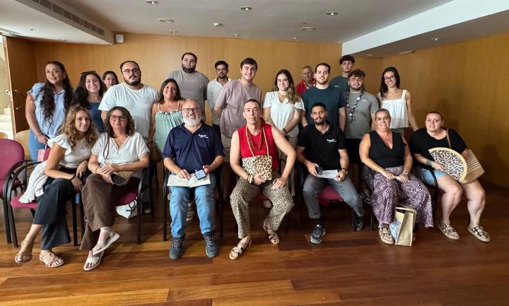 Reunión preparatoria para la confección de la alfombra de sal de la Patrona