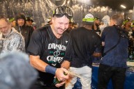 Deadspin | Cal Raleigh, Mariners seek to continue playoff surge in finale vs. Rockies