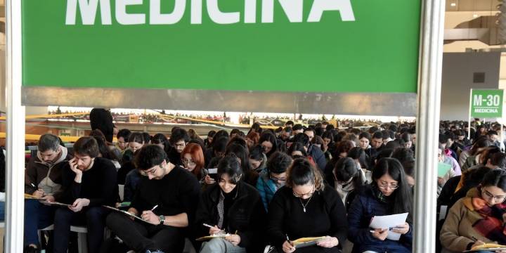Residencias médicas: adjudicaron el 81% de las vacantes tras el escándalo por el examen filtrado