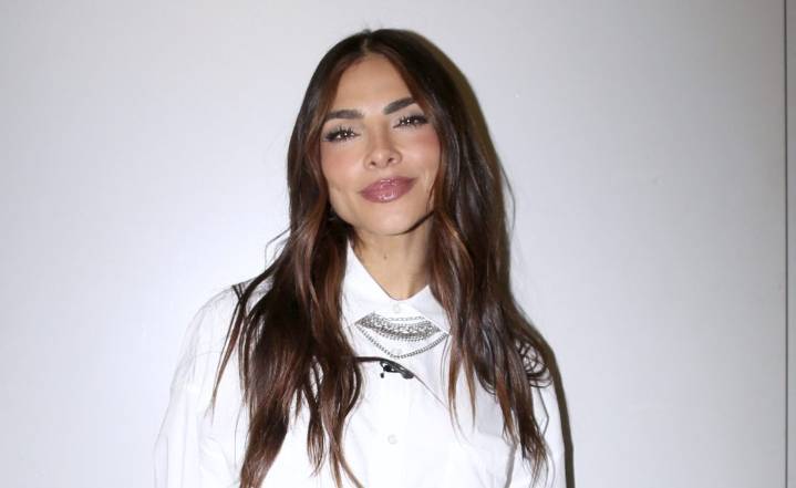 Alejandra Espinoza aclara si su vestido detonó la supuesta pelea entre Becky G y Thalía