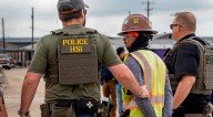 La PEOR NOTICIA | Anuncian nueva orden para DEPORTAR A MÁS INMIGRANTES: Así podrás evitar los arrestos