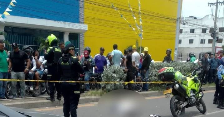 Mujer fue asesinada por sicarios frente a un centro comercial: esto se sabe