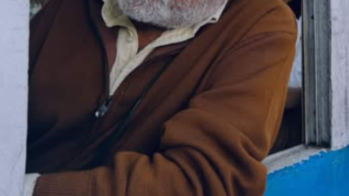 This Bollywood Actor Once Washed Utensils For Rs 150, Now Owns A Rs 4.95 Crore Home