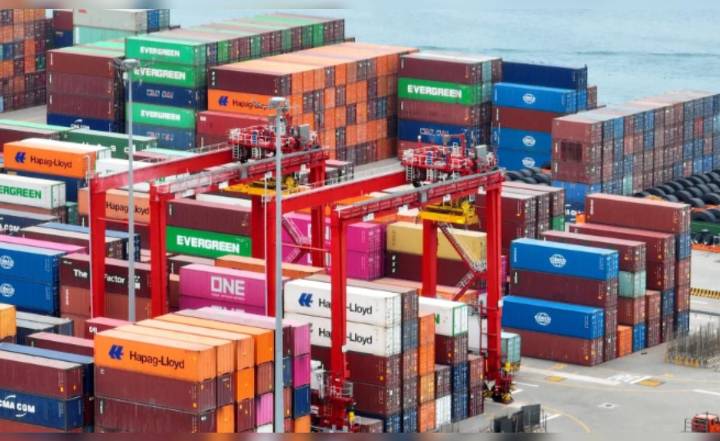 El Perú logrará superávit comercial récord en 2025