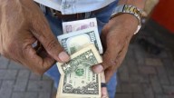 Retroceden remesas 5.5%, la mayor caída en 16 años