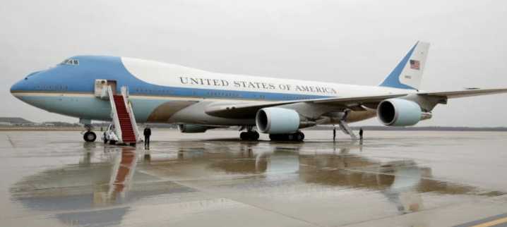 Controlador aéreo regaña a piloto de avión comercial por volar demasiado cerca del Air Force One