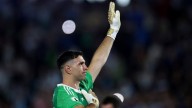 El Dibu Martínez festejó su cumpleaños con la Selección argentina: agradecimiento a Chiqui Tapia, visita de Fillol y un regalo muy especial