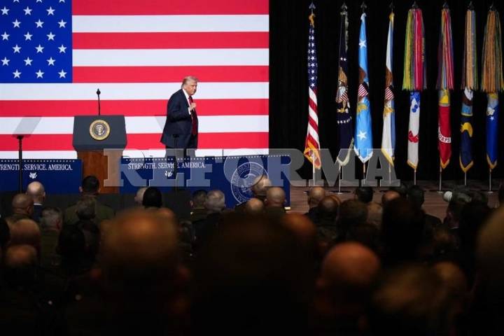 EU enfrenta a un enemigo interno,  dice Trump a generales