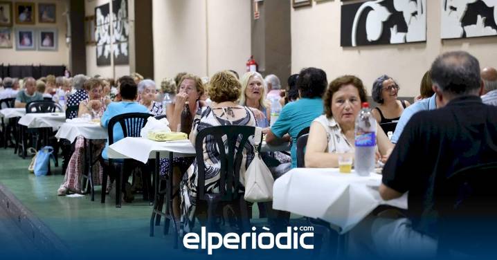 El Llar Fallero de Burriana se llena de alegría con baile, bingo y música para los mayores